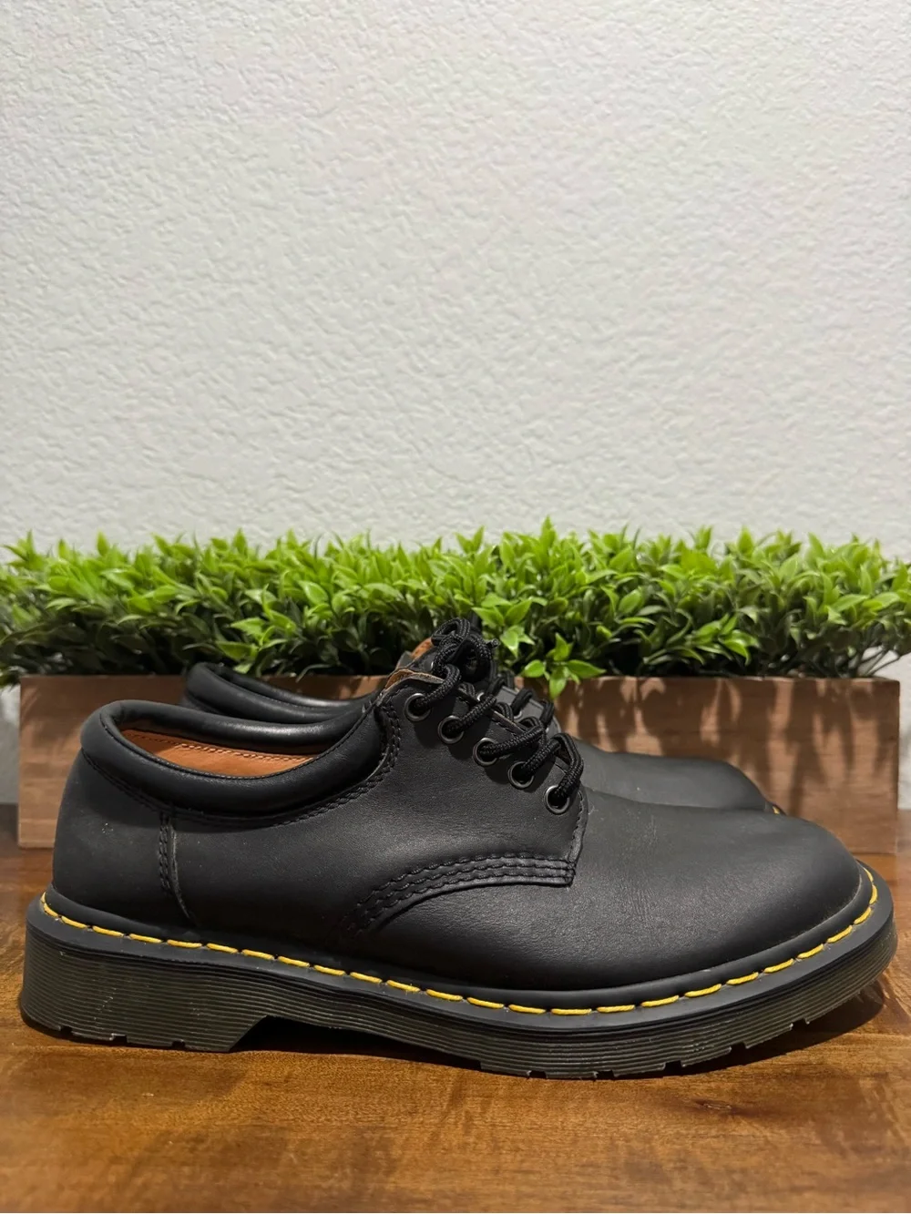 Dr. Martens 8053 Low Black Leather Oxford Shoes Lace Up Classic Mens Size 11